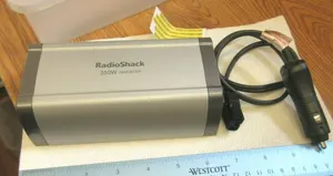 22-155 Radio Shack 350-Wat INVERTER, 700-Watt Peak / 2 Grounded Outlets CAMPING
